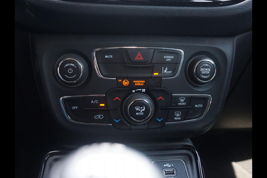 Jeep Compass 1.3T Night Eagle Liberty Edition 1750 KG trekgewicht