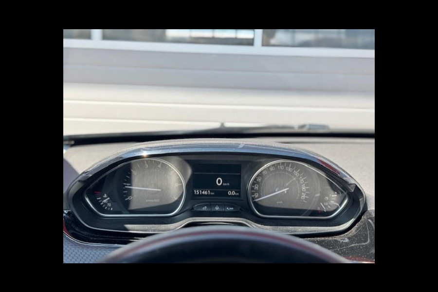 Peugeot 2008 1.2 PureTech Allure-Dealer onderhouden-Trekhaak