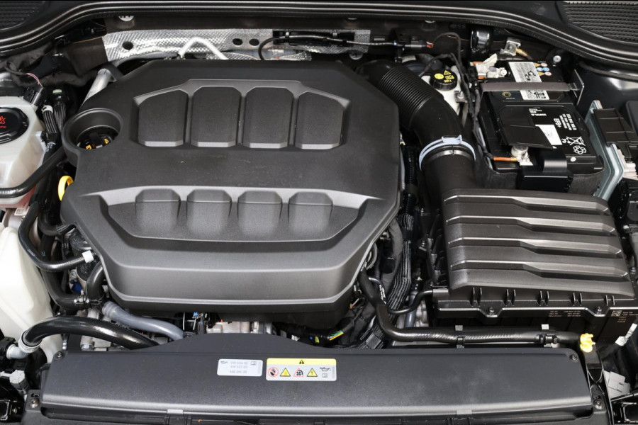 Volkswagen Golf 2.0 TSI R 4Motion 320+PK IQ+LED/VIRTUAL/PANO/LEDER+S.VERWARMING+VERKOELING/19" LMV/CAM/LINE/ACC/12 MND GARANTIE!