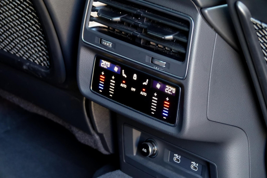 Audi SQ8 4.0 TFSI quattro *Vierwielbesturing / Panorama / Bang & Olufsen / Standkachel / Surround-View*