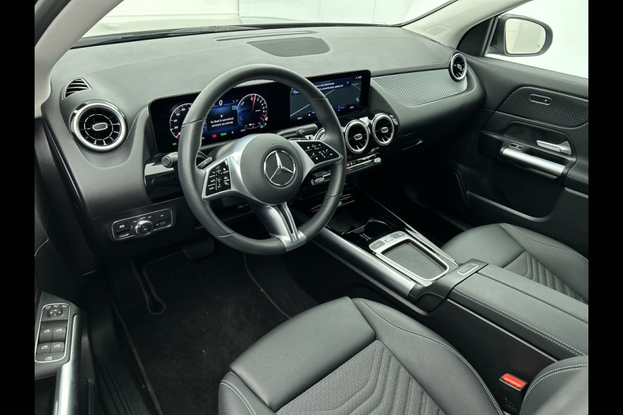 Mercedes-Benz GLA 250 e Face Lift Plug-In Hybride Lichtmetalen velgen | Wide screen | Navigatie | Parking support met 360 graad camera | Inclusief 24 maanden Mercedes-Benz Certified garantie voor Europa.