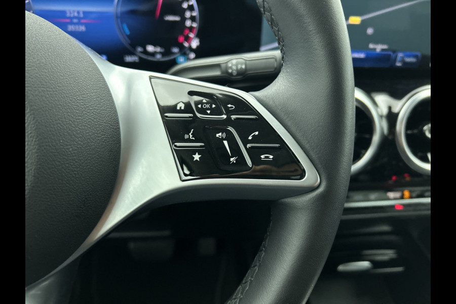 Mercedes-Benz GLA 250 e Face Lift Plug-In Hybride Lichtmetalen velgen | Wide screen | Navigatie | Parking support met 360 graad camera | Inclusief 24 maanden Mercedes-Benz Certified garantie voor Europa.