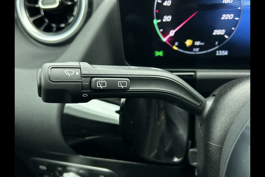 Mercedes-Benz GLA 250 e Face Lift Plug-In Hybride Lichtmetalen velgen | Wide screen | Navigatie | Parking support met 360 graad camera | Inclusief 24 maanden Mercedes-Benz Certified garantie voor Europa.