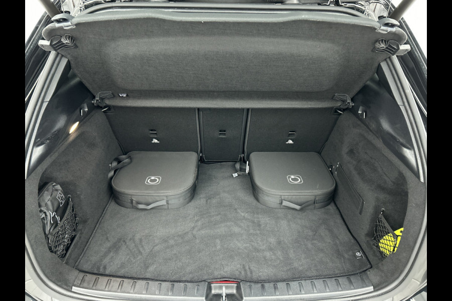 Mercedes-Benz GLA 250 e Face Lift Plug-In Hybride Lichtmetalen velgen | Wide screen | Navigatie | Parking support met 360 graad camera | Inclusief 24 maanden Mercedes-Benz Certified garantie voor Europa.