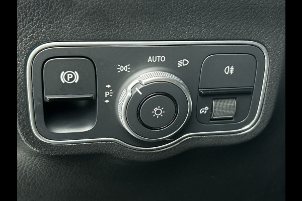 Mercedes-Benz GLA 250 e Face Lift Plug-In Hybride Lichtmetalen velgen | Wide screen | Navigatie | Parking support met 360 graad camera | Inclusief 24 maanden Mercedes-Benz Certified garantie voor Europa.