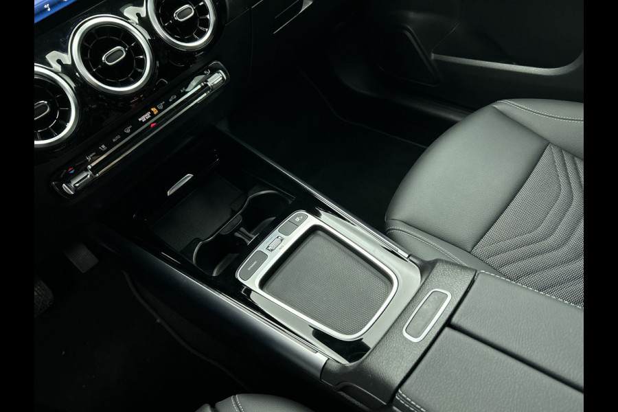 Mercedes-Benz GLA 250 e Face Lift Plug-In Hybride Lichtmetalen velgen | Wide screen | Navigatie | Parking support met 360 graad camera | Inclusief 24 maanden Mercedes-Benz Certified garantie voor Europa.