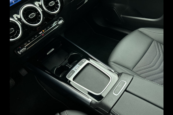 Mercedes-Benz GLA 250 e Face Lift Plug-In Hybride Lichtmetalen velgen | Wide screen | Navigatie | Parking support met 360 graad camera | Inclusief 24 maanden Mercedes-Benz Certified garantie voor Europa.