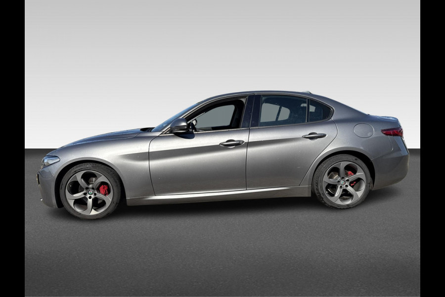 Alfa Romeo Giulia 2.0T Super | automaat | 200PK | bi-xenon | halfleder |