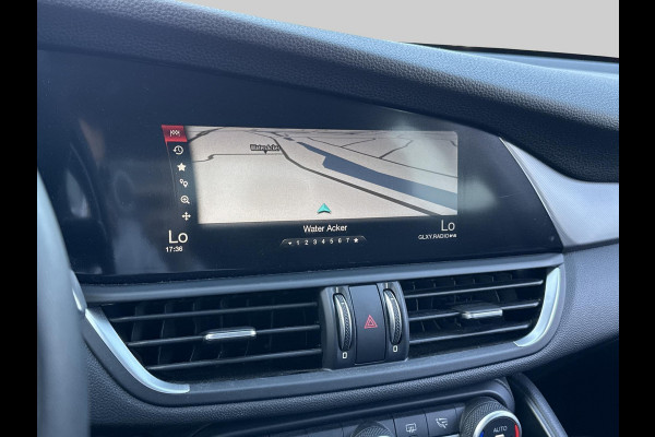 Alfa Romeo Giulia 2.0T Super | automaat | 200PK | bi-xenon | halfleder |