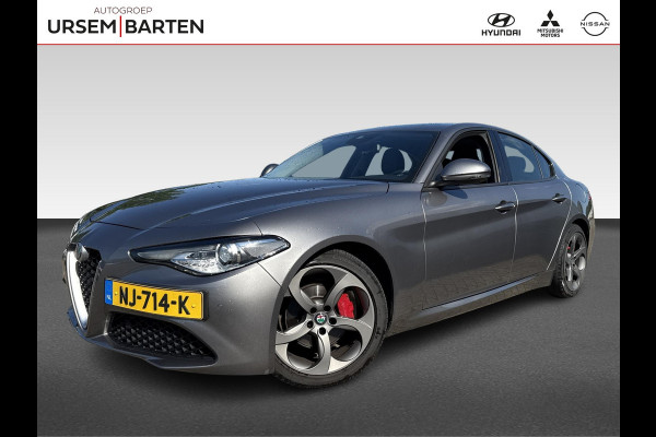 Alfa Romeo Giulia 2.0T Super | automaat | 200PK | bi-xenon | halfleder |