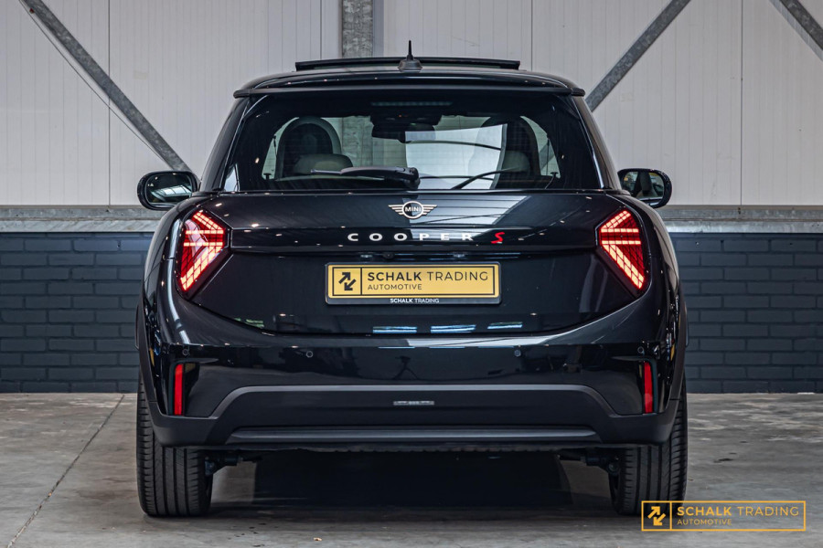 MINI 2.0 Cooper S Favoured XL|Pano|E-stoel|H&K|Full opt|Gara