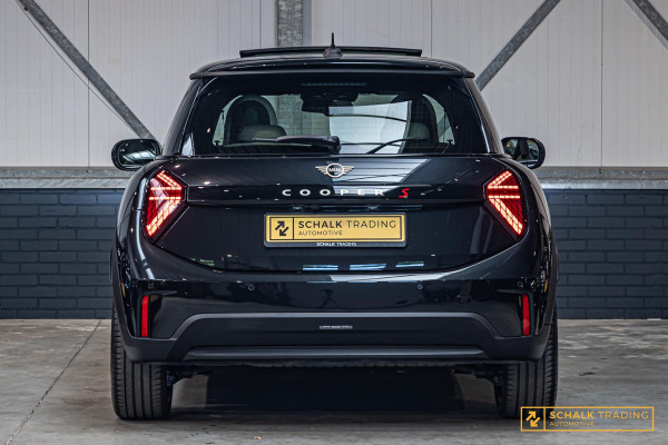 MINI 2.0 Cooper S Favoured XL|Pano|E-stoel|H&K|Full opt|Gara