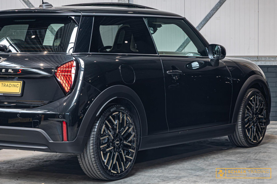 MINI 2.0 Cooper S Favoured XL|Pano|E-stoel|H&K|Full opt|Gara