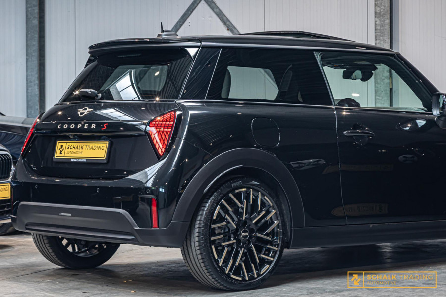 MINI 2.0 Cooper S Favoured XL|Pano|E-stoel|H&K|Full opt|Gara