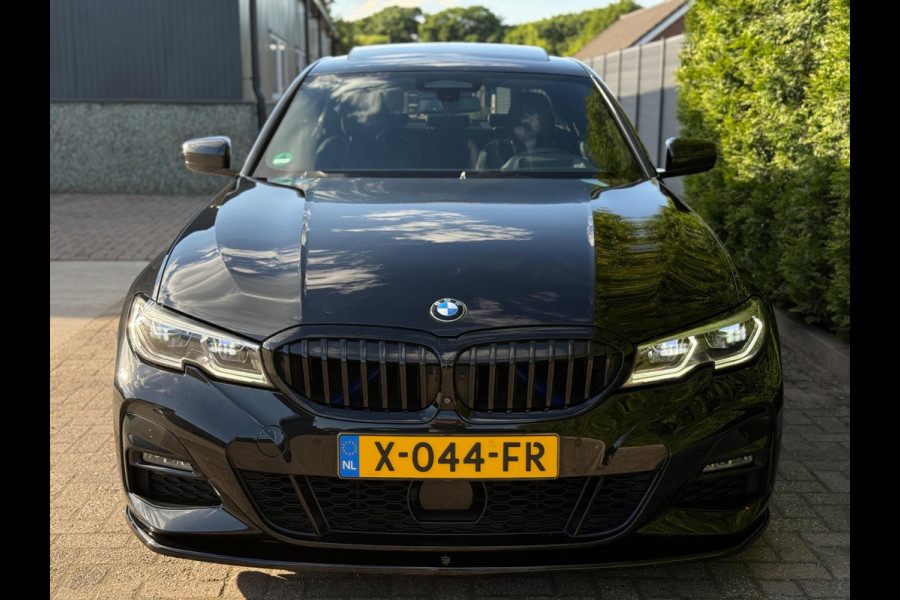 BMW 3-serie 330i High Executive M-Pakket Laser 360°