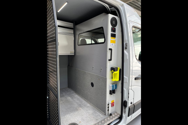 Renault Master Servicewagen T35 2.3 dCi 145pk euro6 L2H2 BOTT Inrichting, Victron omvormer, Standkachel, Trekhaak, RIJKLAARPRIJS!