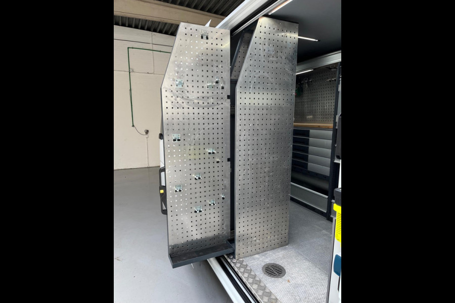 Renault Master Servicewagen T35 2.3 dCi 145pk euro6 L2H2 BOTT Inrichting, Victron omvormer, Standkachel, Trekhaak, RIJKLAARPRIJS!