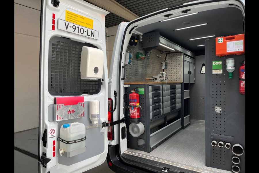 Renault Master Servicewagen T35 2.3 dCi 145pk euro6 L2H2 BOTT Inrichting, Victron omvormer, Standkachel, Trekhaak, RIJKLAARPRIJS!