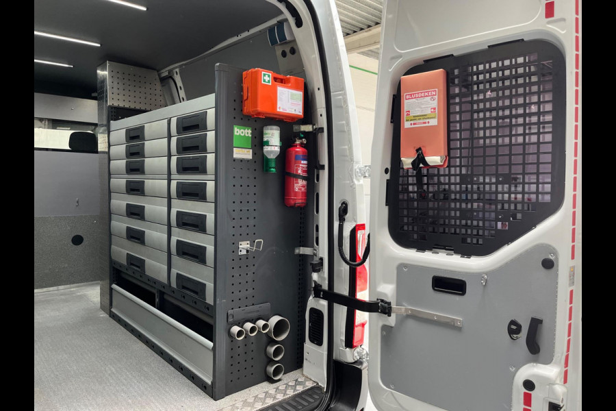 Renault Master Servicewagen T35 2.3 dCi 145pk euro6 L2H2 BOTT Inrichting, Victron omvormer, Standkachel, Trekhaak, RIJKLAARPRIJS!