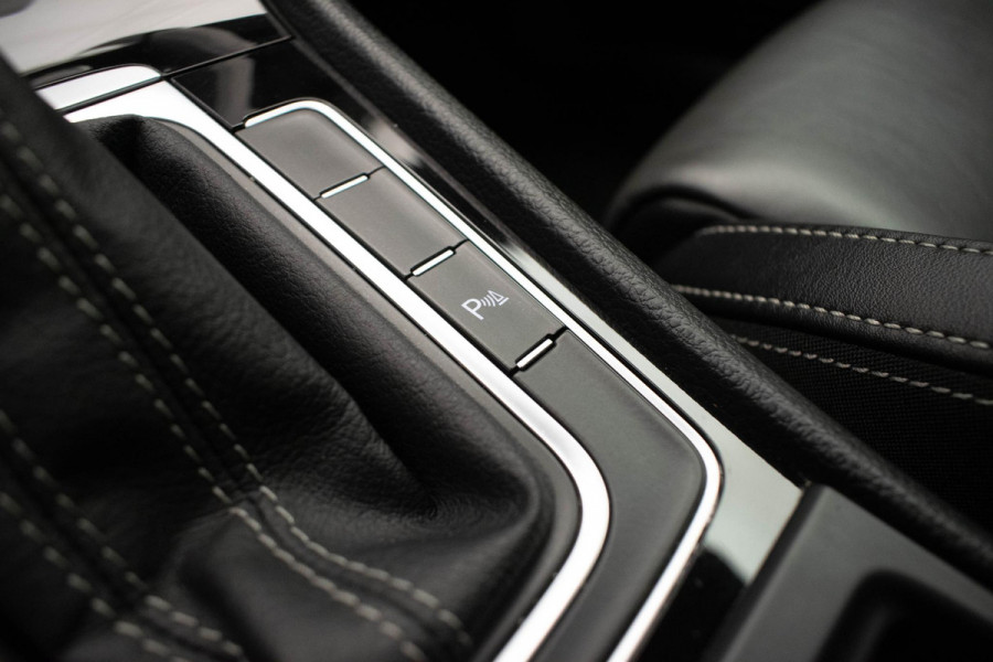 Volkswagen Golf 2.0 TSI 4Motion R |Pano|Memory|DynAudio|DCC|Leder|
