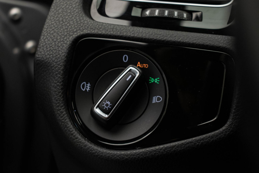 Volkswagen Golf 2.0 TSI 4Motion R |Pano|Memory|DynAudio|DCC|Leder|