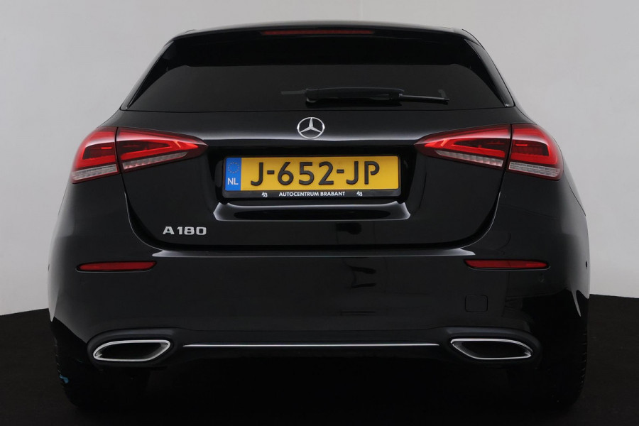 Mercedes-Benz A-Klasse 180 Business Solution Luxury (SFEERVERLICHTING, STOELVERWARMING, 1e EIGENAAR, ACHTERUITRIJCAMERA)