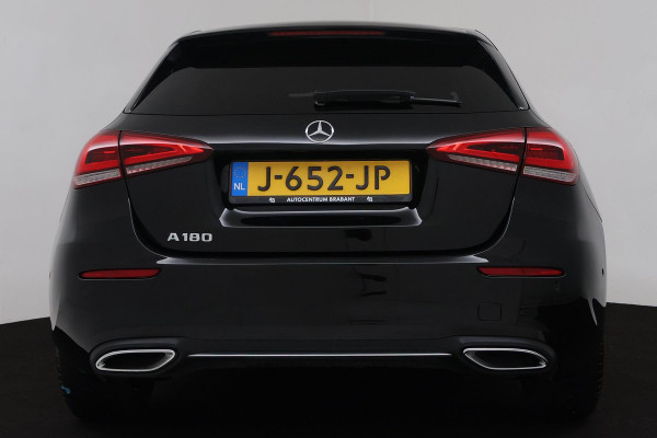 Mercedes-Benz A-Klasse 180 Business Solution Luxury (SFEERVERLICHTING, STOELVERWARMING, 1e EIGENAAR, ACHTERUITRIJCAMERA)
