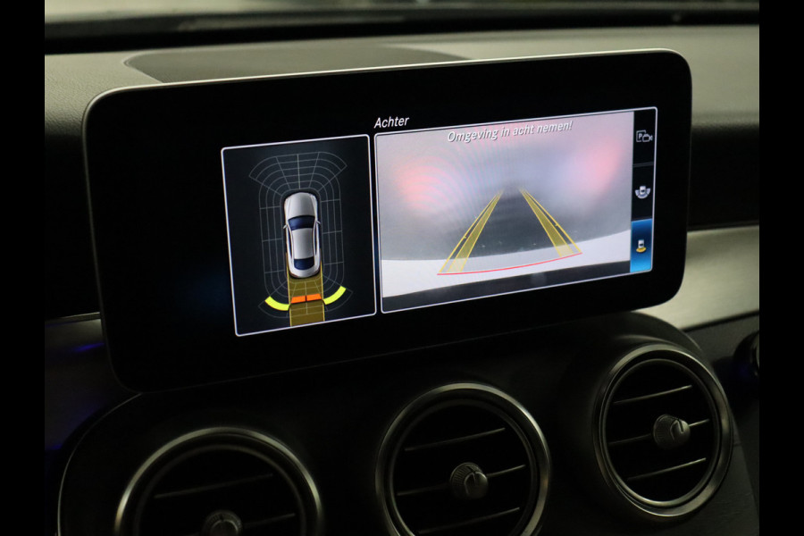 Mercedes-Benz C-Klasse Coupé 200 AMG [SFEERVERLICHTING, APPLE CARPLAY, ANDROID, CAMERA, VOL LEDER, CRUISE, STOELEN ELEKTRISCH, FLIPPERS, NIEUWSTAAT]