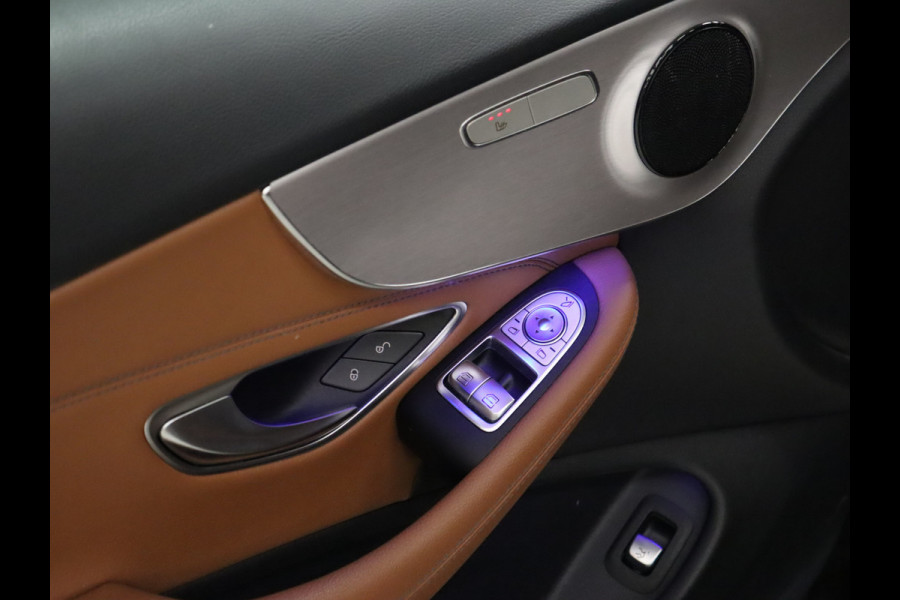 Mercedes-Benz C-Klasse Coupé 200 AMG [SFEERVERLICHTING, APPLE CARPLAY, ANDROID, CAMERA, VOL LEDER, CRUISE, STOELEN ELEKTRISCH, FLIPPERS, NIEUWSTAAT]