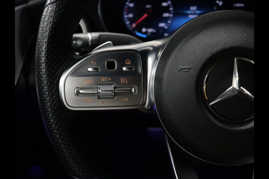 Mercedes-Benz C-Klasse Coupé 200 AMG [SFEERVERLICHTING, APPLE CARPLAY, ANDROID, CAMERA, VOL LEDER, CRUISE, STOELEN ELEKTRISCH, FLIPPERS, NIEUWSTAAT]