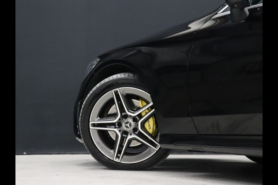 Mercedes-Benz C-Klasse Coupé 200 AMG [SFEERVERLICHTING, APPLE CARPLAY, ANDROID, CAMERA, VOL LEDER, CRUISE, STOELEN ELEKTRISCH, FLIPPERS, NIEUWSTAAT]