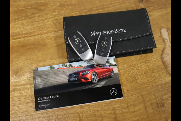 Mercedes-Benz C-Klasse Coupé 200 AMG [SFEERVERLICHTING, APPLE CARPLAY, ANDROID, CAMERA, VOL LEDER, CRUISE, STOELEN ELEKTRISCH, FLIPPERS, NIEUWSTAAT]