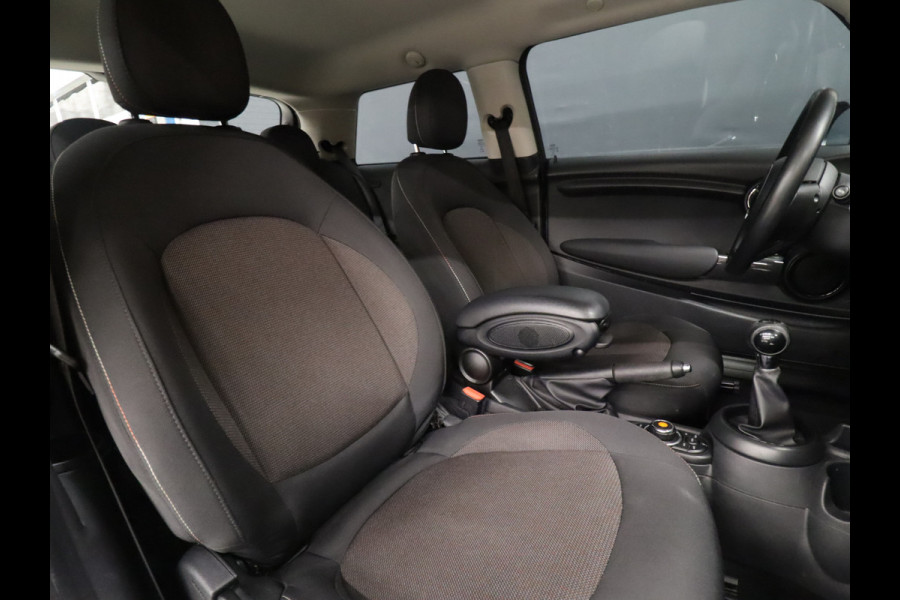 MINI Mini 1.5 One Sport [APPLE CARPLAY, CRUISE CONTROL, JCW VELGEN, CLIMATE CONTROL, NAVIGATIE, NIEUWSTAAT]