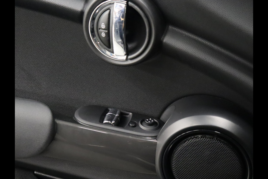 MINI Mini 1.5 One Sport [APPLE CARPLAY, CRUISE CONTROL, JCW VELGEN, CLIMATE CONTROL, NAVIGATIE, NIEUWSTAAT]