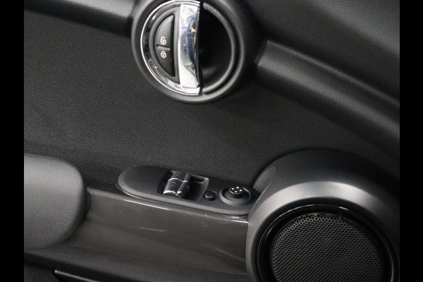 MINI Mini 1.5 One Sport [APPLE CARPLAY, CRUISE CONTROL, JCW VELGEN, CLIMATE CONTROL, NAVIGATIE, NIEUWSTAAT]