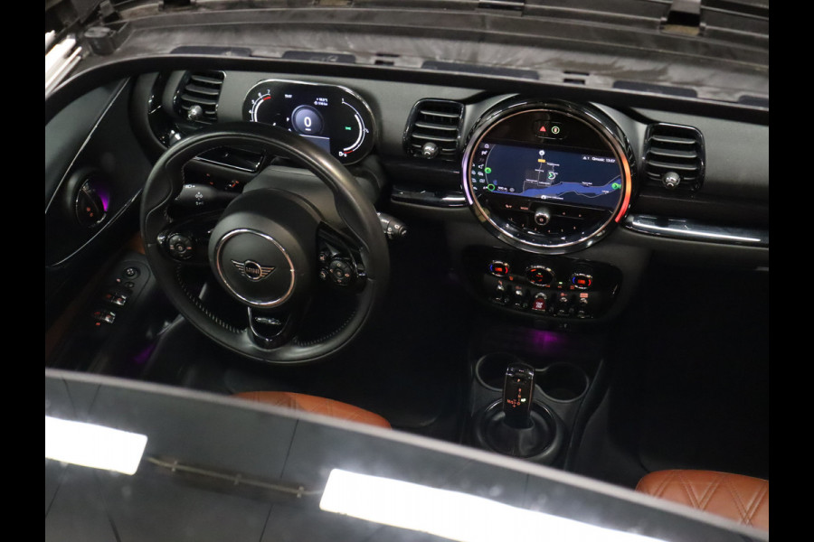 MINI Clubman 1.5 Cooper Richmond Park Edition DIGITAL DASH, CRUISE CONTROL, APPLE CARPLAY, SCHUIFKANTELDAK, HARMAN KARDON AUDIO,  VOL LEDER, PDC, STOELVERWARMING, NAVIGATIE, NIEUWSTAAT]
