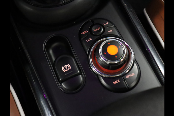 MINI Clubman 1.5 Cooper Richmond Park Edition DIGITAL DASH, CRUISE CONTROL, APPLE CARPLAY, SCHUIFKANTELDAK, HARMAN KARDON AUDIO,  VOL LEDER, PDC, STOELVERWARMING, NAVIGATIE, NIEUWSTAAT]