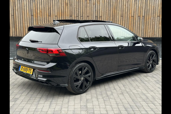 Volkswagen Golf 1.5 eTSI R-Line Automaat | Panoramadak | LED | Black Style | Harman/Kardon HiFi | Achteruitrijcamera | Sfeerverlichting | Trekha