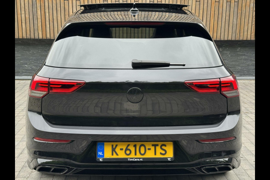 Volkswagen Golf 1.5 eTSI R-Line Automaat | Panoramadak | LED | Black Style | Harman/Kardon HiFi | Achteruitrijcamera | Sfeerverlichting | Trekha