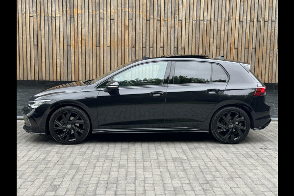 Volkswagen Golf 1.5 eTSI R-Line Automaat | Panoramadak | LED | Black Style | Harman/Kardon HiFi | Achteruitrijcamera | Sfeerverlichting | Trekha