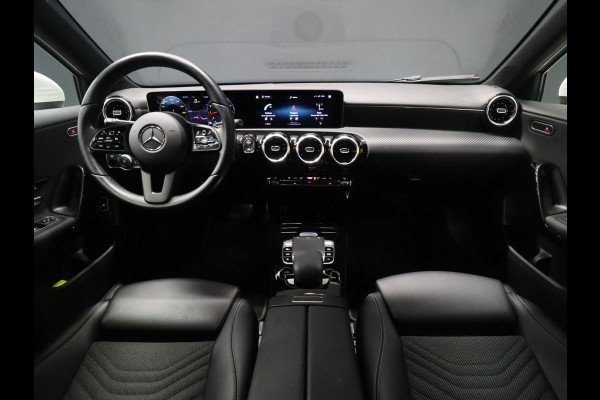 Mercedes-Benz A-Klasse 200 Business Solution [APPLE CARPLAY, ANDROID, SPORTSTOELEN, CAMERA, CRUISE CONTROL, CLIMATE CONTROL, 18" LM VELG, NIEUWSTAAT]