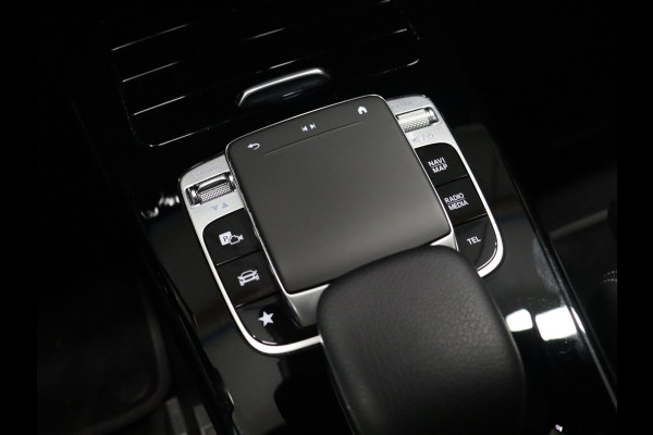 Mercedes-Benz A-Klasse 200 Business Solution [APPLE CARPLAY, ANDROID, SPORTSTOELEN, CAMERA, CRUISE CONTROL, CLIMATE CONTROL, 18" LM VELG, NIEUWSTAAT]