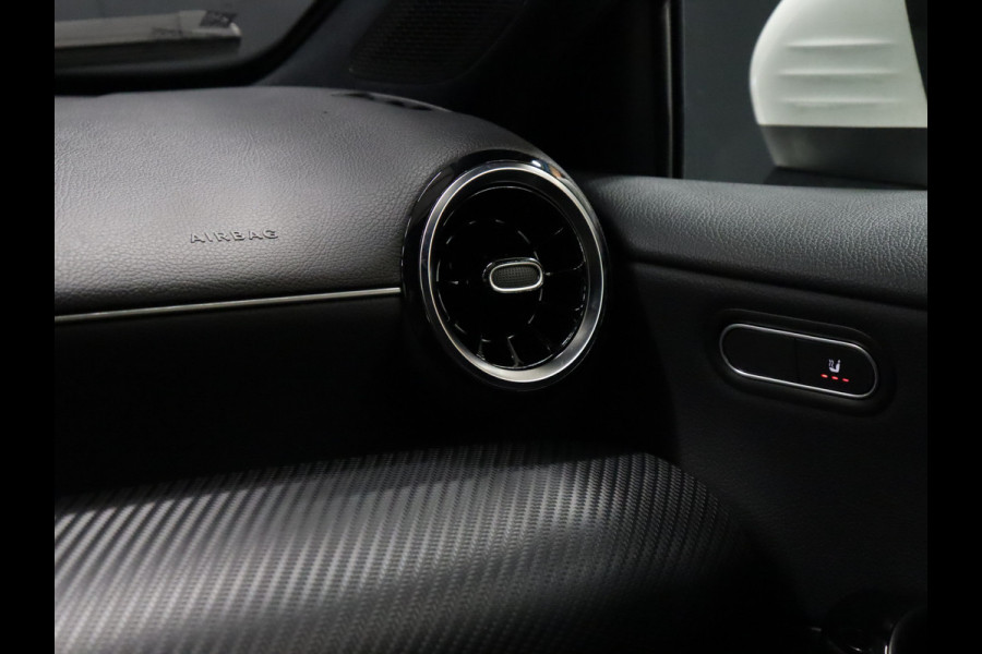 Mercedes-Benz A-Klasse 200 Business Solution [APPLE CARPLAY, ANDROID, SPORTSTOELEN, CAMERA, CRUISE CONTROL, CLIMATE CONTROL, 18" LM VELG, NIEUWSTAAT]