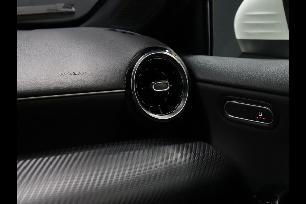 Mercedes-Benz A-Klasse 200 Business Solution [APPLE CARPLAY, ANDROID, SPORTSTOELEN, CAMERA, CRUISE CONTROL, CLIMATE CONTROL, 18" LM VELG, NIEUWSTAAT]