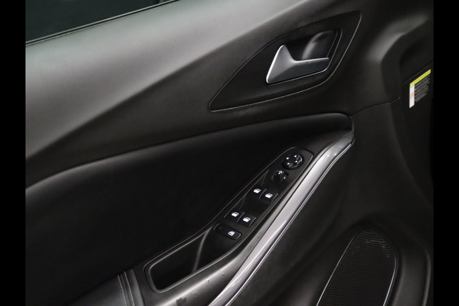 Opel Grandland X 1.2 Turbo Innovation [APPLE CARPLAY, CRUISE CONTROL, CAMERA, CLIMATE CONTROL, ELEK.. ACHTERKLEP, AIRCO, NAVIGATIE, NIEUWSTAAT]