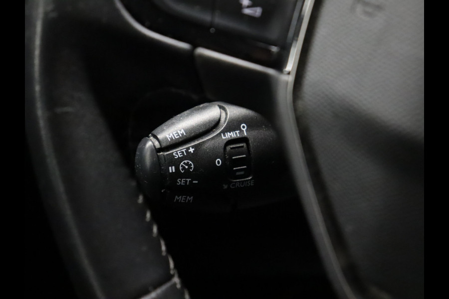 Peugeot 208 1.2 PureTech Sport [CRUISE CONTROL, APPLE CARPLAY, ELEKTRISCHE RAMEN VOOR, NAVIGATIE, NIEUWSTAAT]