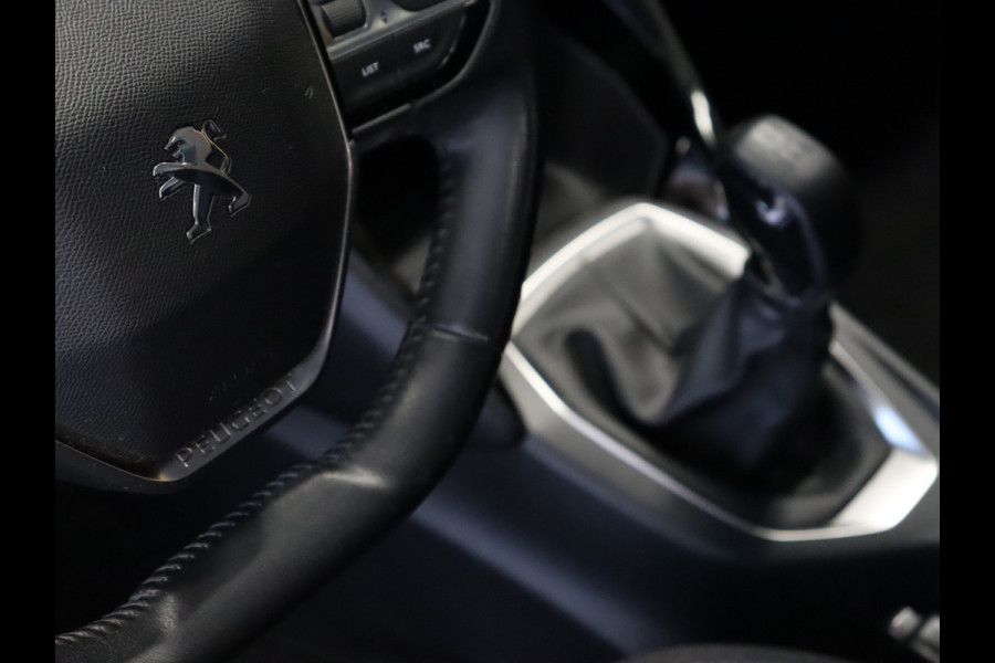 Peugeot 208 1.2 PureTech Sport [CRUISE CONTROL, APPLE CARPLAY, ELEKTRISCHE RAMEN VOOR, NAVIGATIE, NIEUWSTAAT]