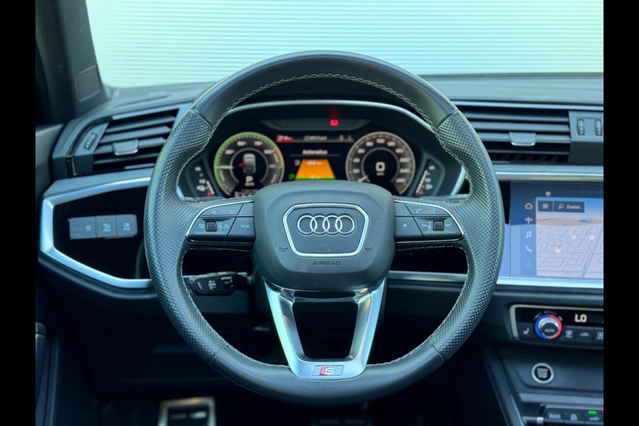 Audi Q3 Sportback 45 TFSI e S Edition 360/Sonos/Keyless/Pano