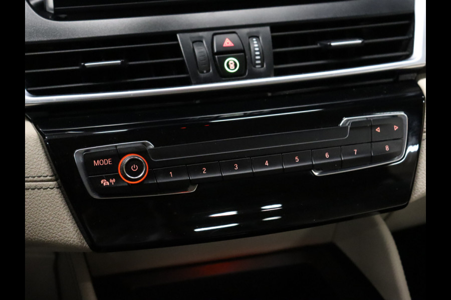 BMW 2 Serie Gran Tourer 218i High Executive Edition [HEAD-UP DISPLAY, NAVIGATIE, PDC V+A, STOELVERWARMING, CRUISE CONTROL, VOL LEDER, ELEKTRISCHE ACHTERKLEP, NIEUWSTAAT]