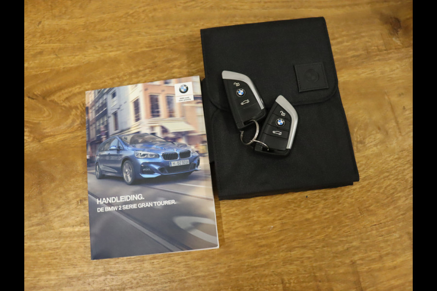 BMW 2 Serie Gran Tourer 218i High Executive Edition [HEAD-UP DISPLAY, NAVIGATIE, PDC V+A, STOELVERWARMING, CRUISE CONTROL, VOL LEDER, ELEKTRISCHE ACHTERKLEP, NIEUWSTAAT]